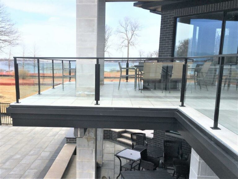 Temepred Glass Deck Railing Systems for Straight Stairs